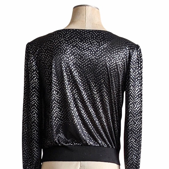 Vintage Judy Bond Black and Silver Top with jersey Cuffs and Puff Sleeves - Picture 2 of 9